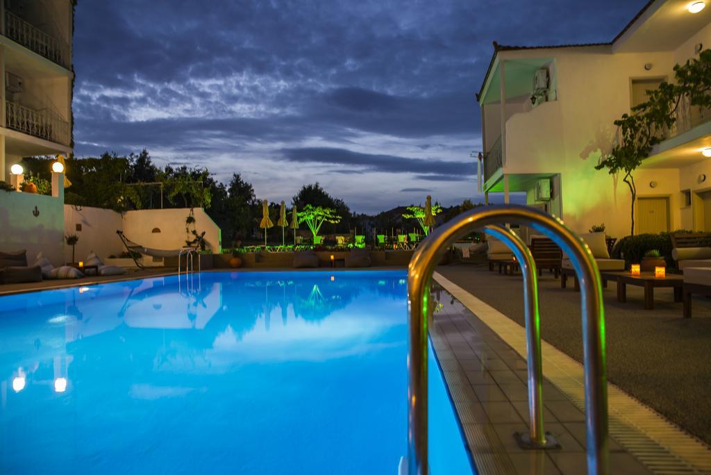 Hotel Nereides Patitiri Exterior foto